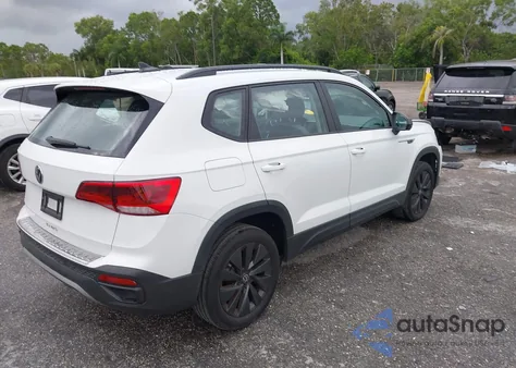 2022 Volkswagen Taos 1.5T S z USA, uszkodzony, nr VIN 3VVCX7B2XNM047395